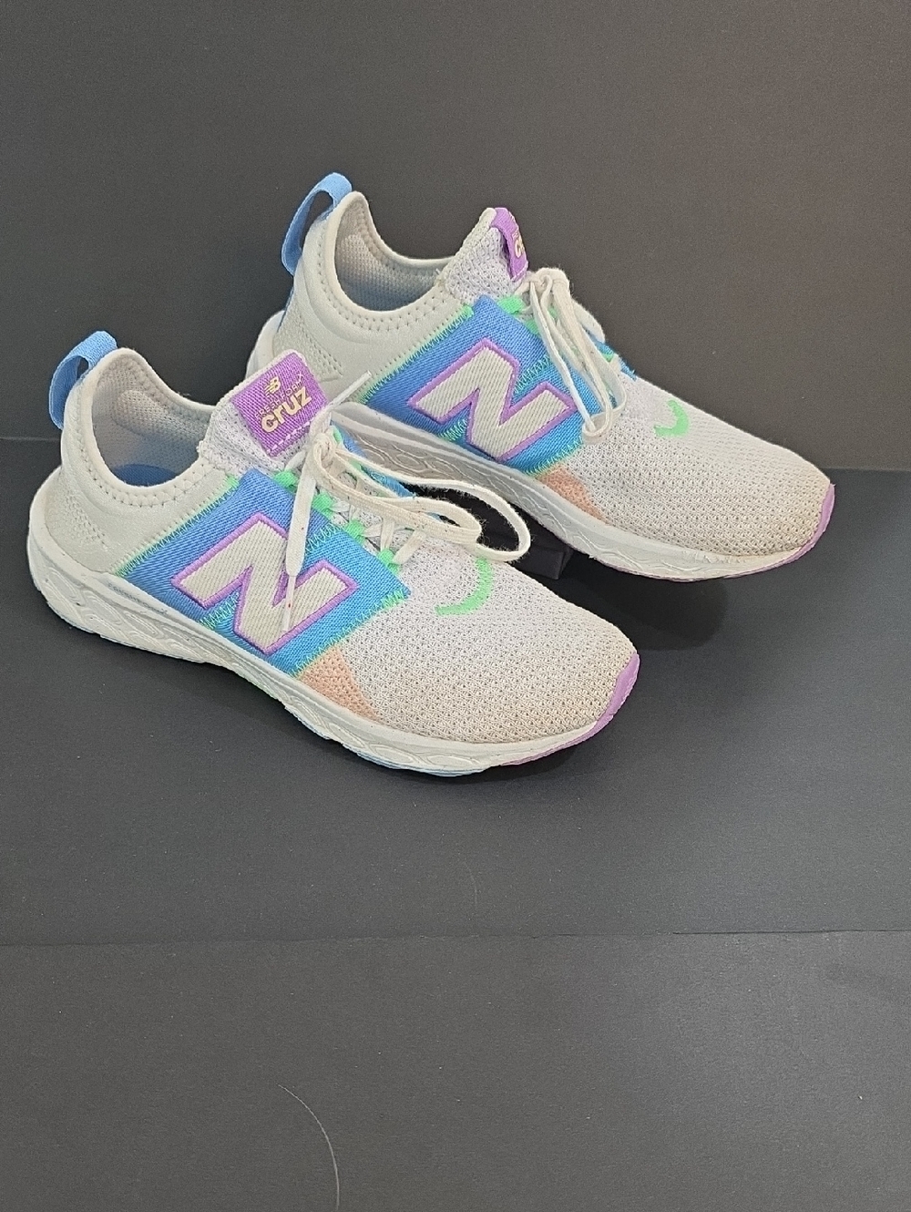 New Balance Fresh Foam Cruz Womens Pastel Knit Sneakers Size 7.5